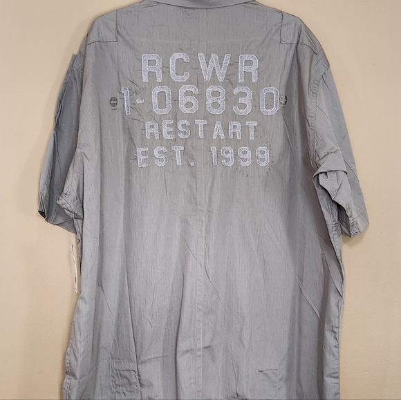 NWT Rocawear button down short sleeve grey With Pinstripes shirt 2 pockets 3XL - Picture 2 of 16